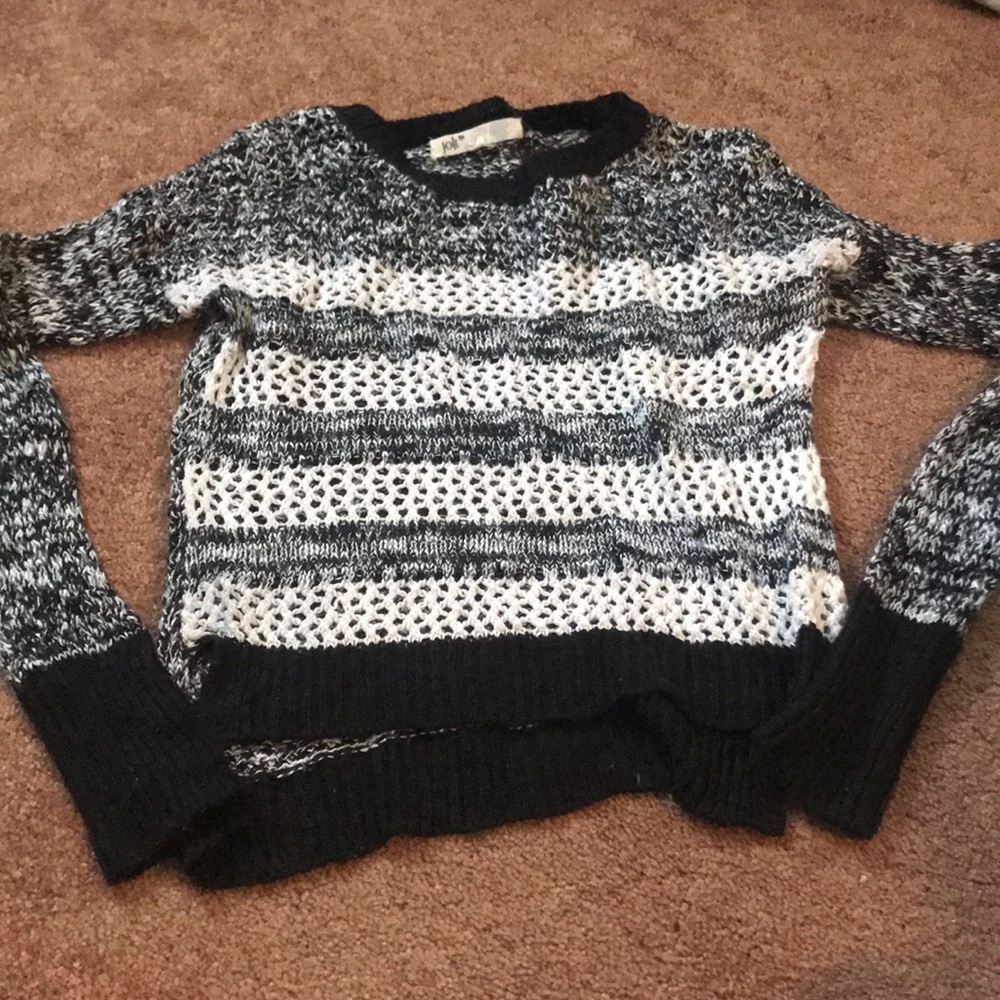 black/white sweater